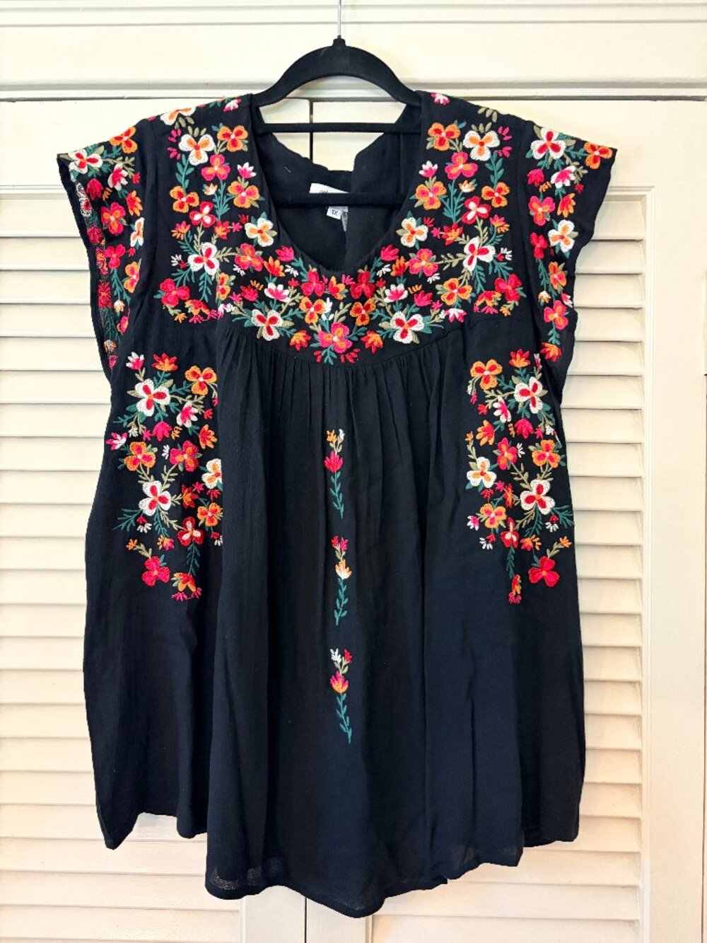 Savanna Jane Embroidered Floral Cap-Sleeve Blouse - SIZE 1X